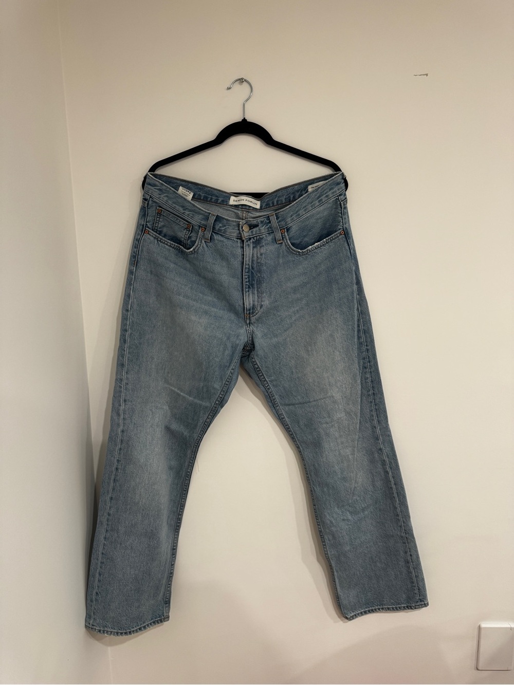 Denim Forum The '90s Classic Mid-Rise Straight Jean Women's Straight Leg Jeans